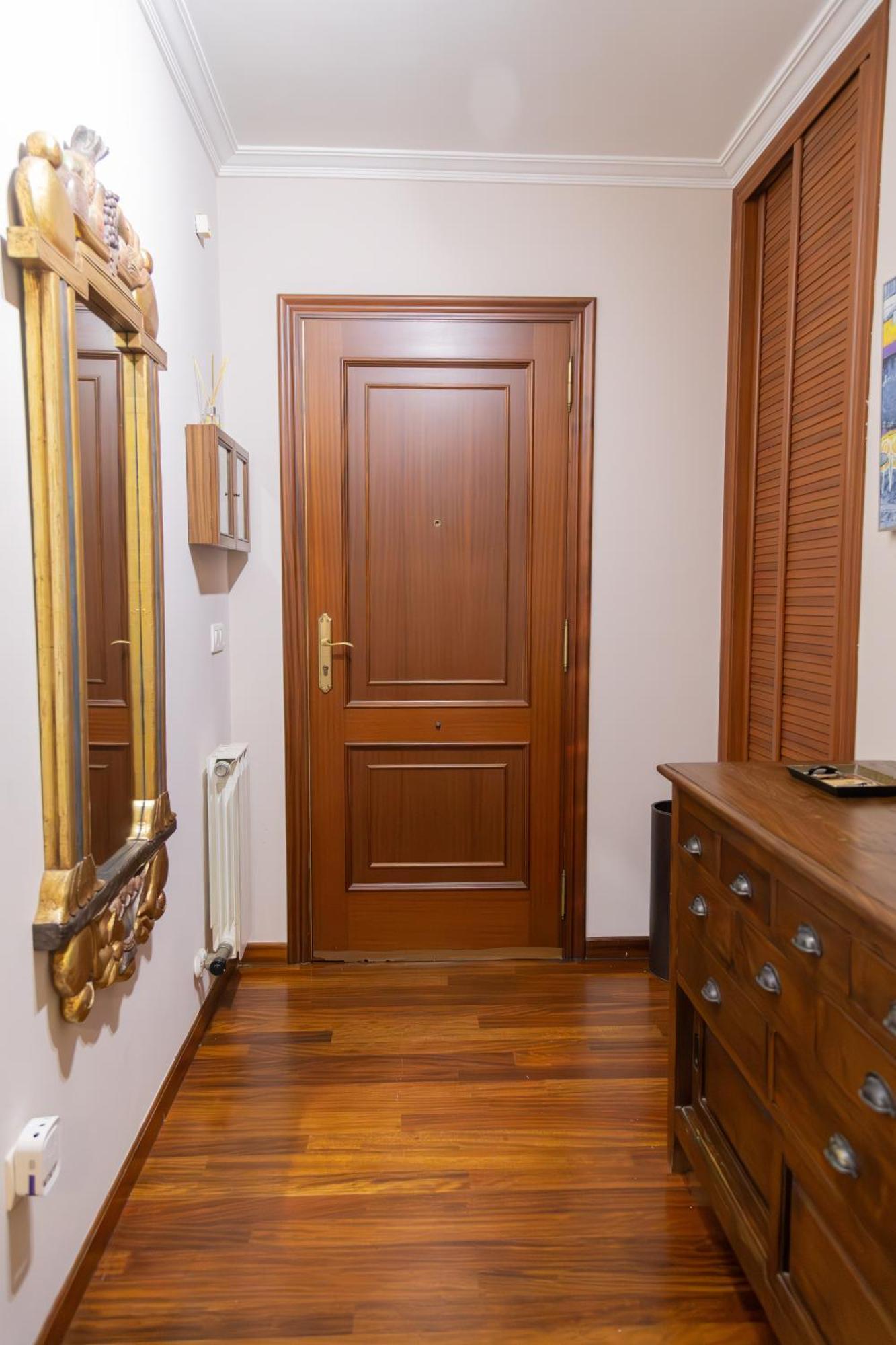 או גרובה Apartamento Completo, Amplio, Muy Iluminado Y Con Plaza De Garaje Incluida. מראה חיצוני תמונה